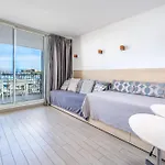 Rooftop -vue Port, 4 Pers, Climatise, Terrasse, Jaccuzi, Parking Апартаменты *