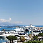 Rooftop -vue Port, 4 Pers, Climatise, Terrasse, Jaccuzi, Parking Апартаменты