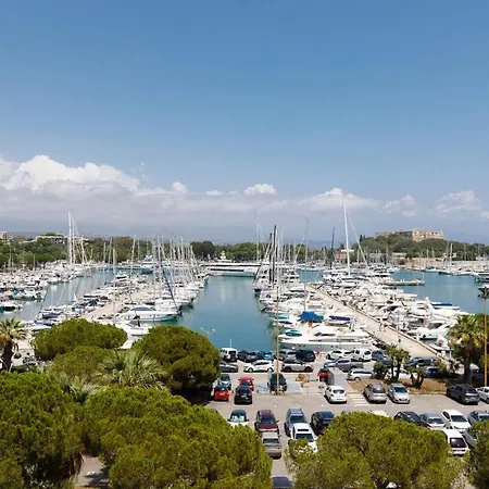 Apartment Rooftop -vue Port, 4 Pers, Climatise, Terrasse, Jaccuzi, Parking