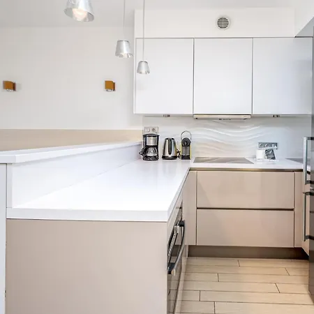 아파트 Rooftop -vue Port, 4 Pers, Climatise, Terrasse, Jaccuzi, Parking