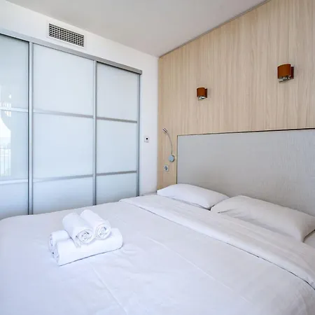 Rooftop -vue Port, 4 Pers, Climatise, Terrasse, Jaccuzi, Parking 아파트