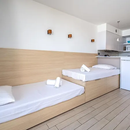 Rooftop -vue Port, 4 Pers, Climatise, Terrasse, Jaccuzi, Parking 昂蒂布