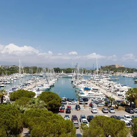 شقة Rooftop -vue Port, 4 Pers, Climatise, Terrasse, Jaccuzi, Parking أنتيب