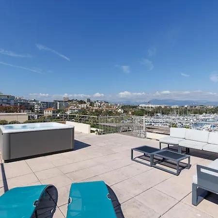 Rooftop -vue Port, 4 Pers, Climatise, Terrasse, Jaccuzi, Parking 아파트 *