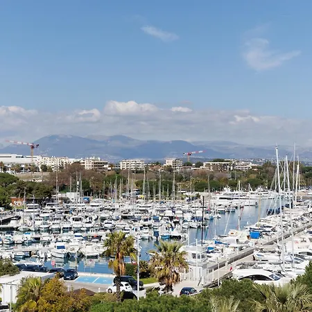 아파트 Rooftop -vue Port, 4 Pers, Climatise, Terrasse, Jaccuzi, Parking