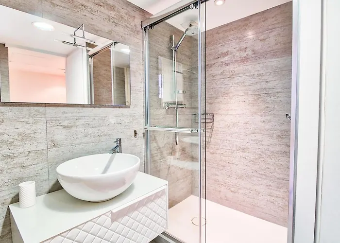 Rooftop -vue Port, 4 Pers, Climatisé, Terrasse, Jaccuzi, Parking Appartement *