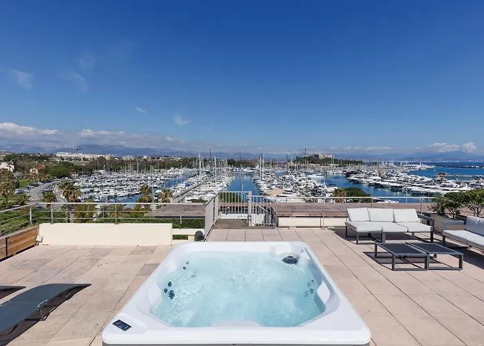 Rooftop -vue Port, 4 Pers, Climatisé, Terrasse, Jaccuzi, Parking Appartamento Antibes
