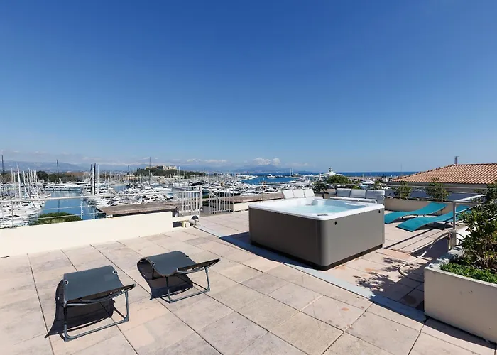 Rooftop -vue Port, 4 Pers, Climatise, Terrasse, Jaccuzi, Parking 公寓 昂蒂布
