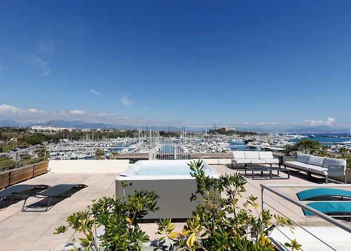 Rooftop -vue Port, 4 Pers, Climatisé, Terrasse, Jaccuzi, Parking Appartement Antibes