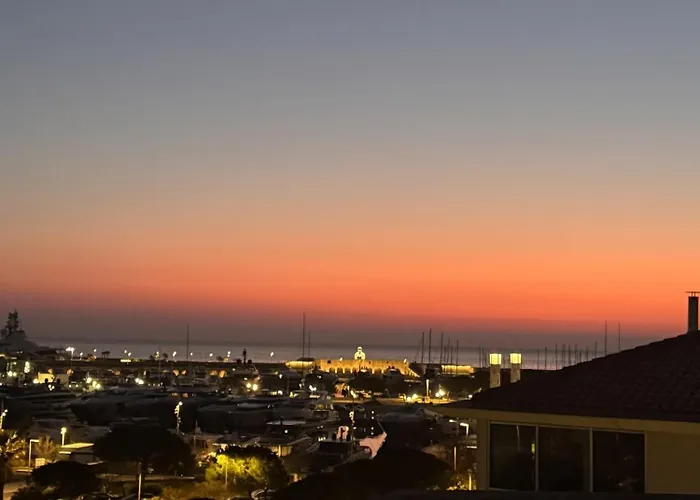 Rooftop -vue Port, 4 Pers, Climatise, Terrasse, Jaccuzi, Parking 公寓 昂蒂布